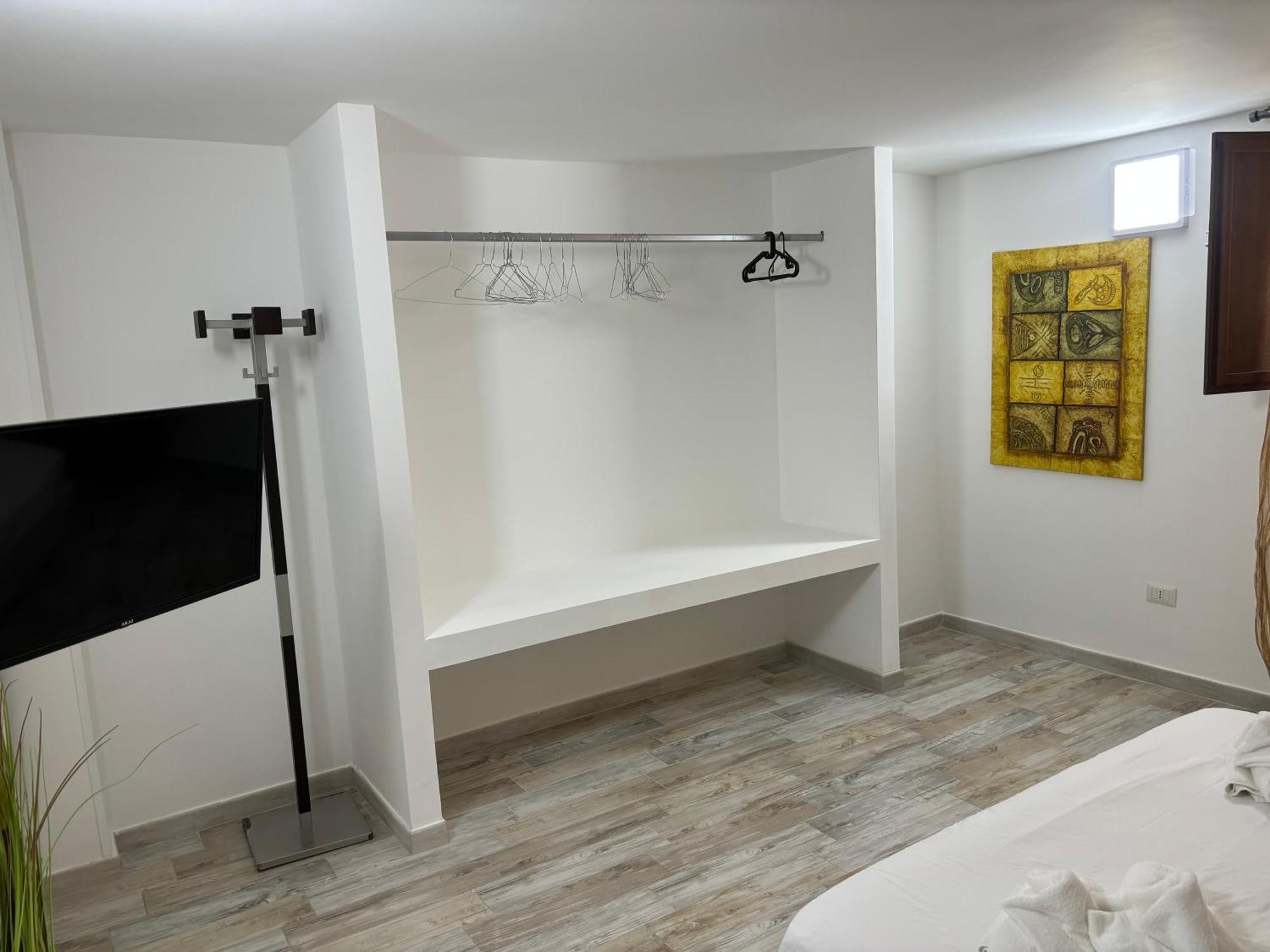 L'Arco Di Porta Lecce Apartment บรินดิซิ ภายนอก รูปภาพ